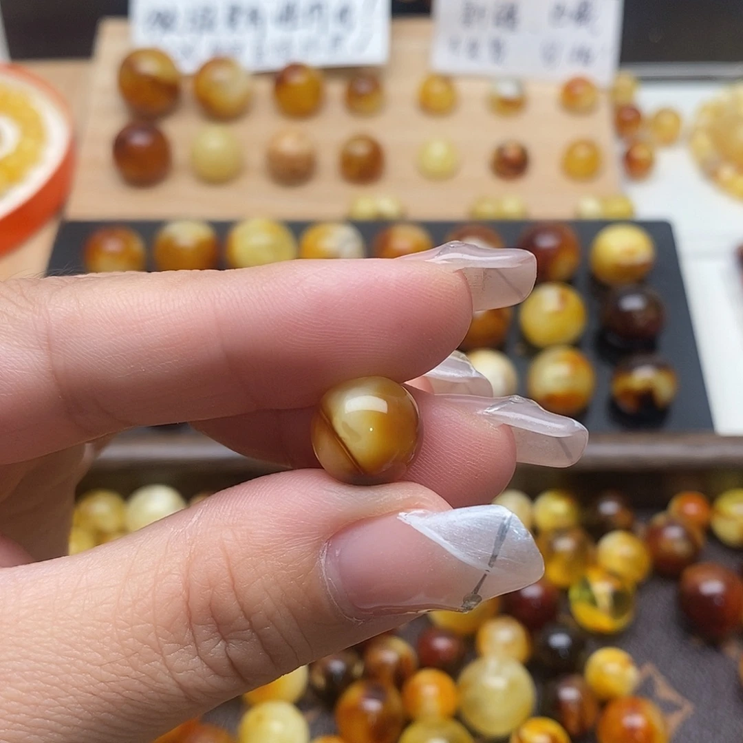 经***哥虫珀未镶嵌裸石蜜蜡