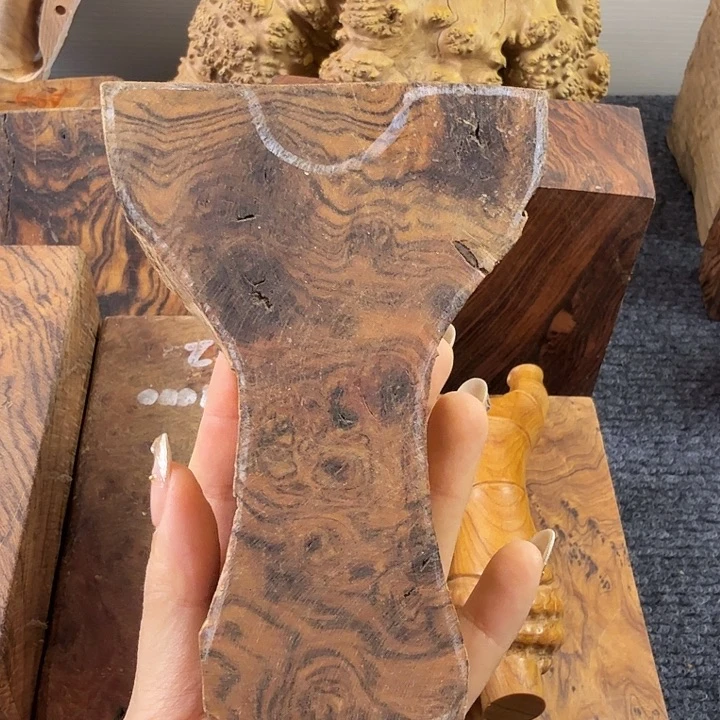 侯***室香榧木鬼黄半成品弓胚