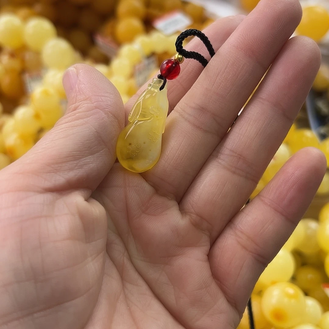 未镶嵌琥珀珠宝奇石