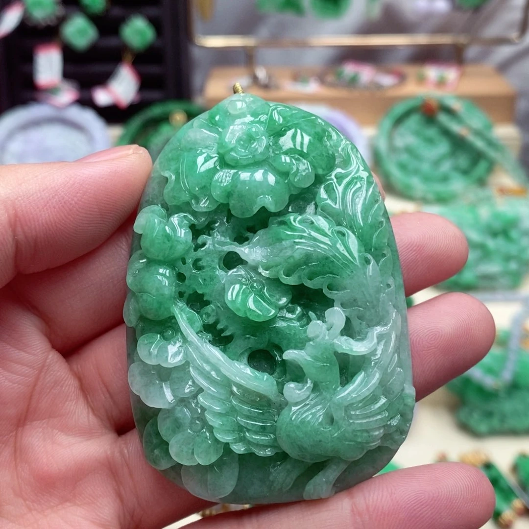 颈饰未镶嵌翡翠宝*猪翡翠吊坠
