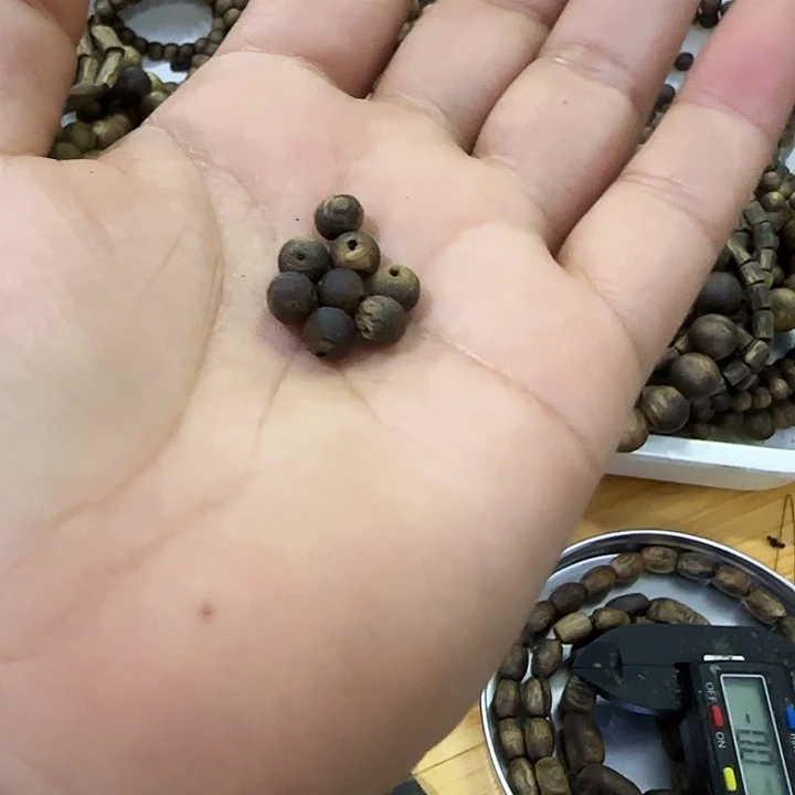 沉香碎屑沉香＂****沉香5m m