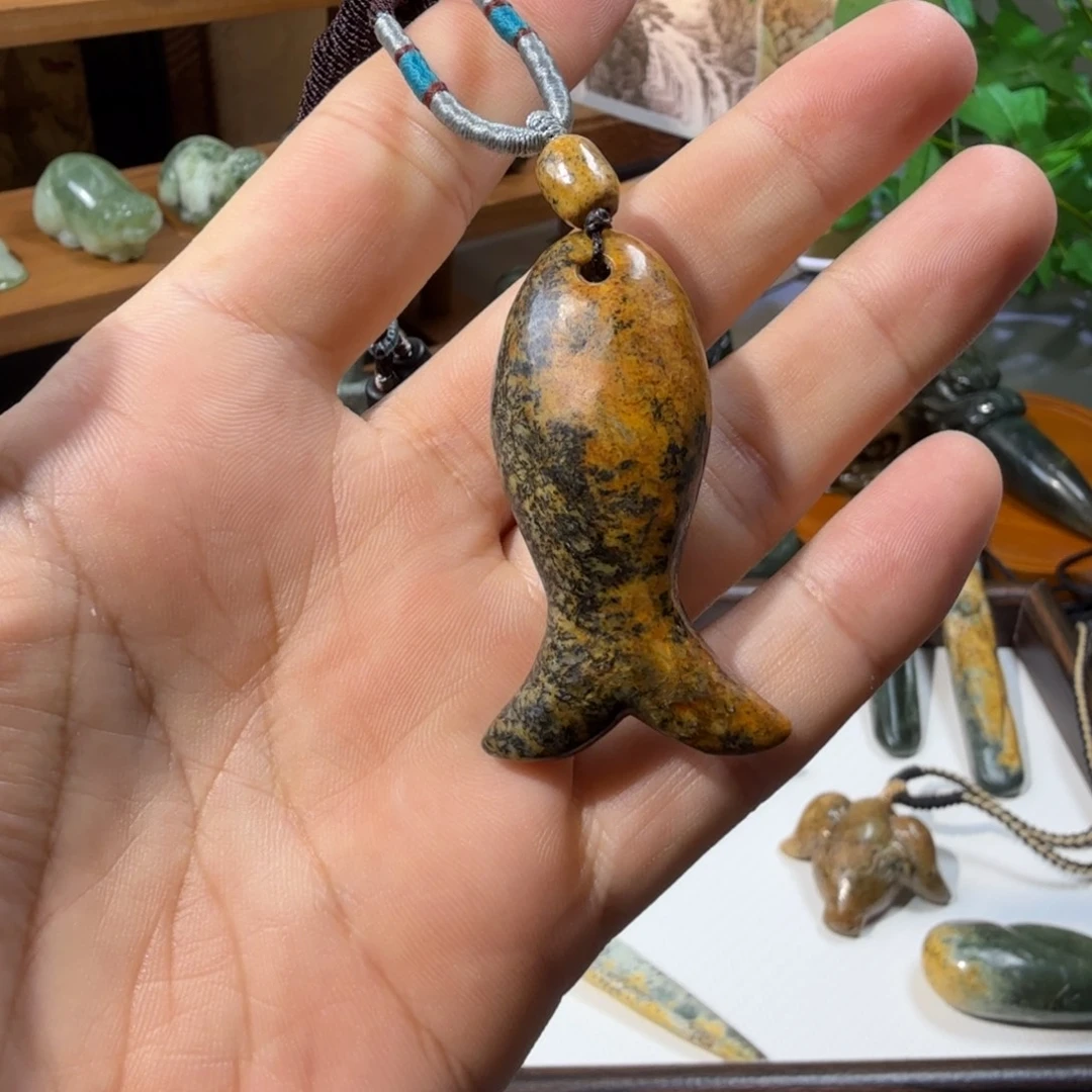 岫岩河磨玉（透闪石质玉）未镶嵌颈饰