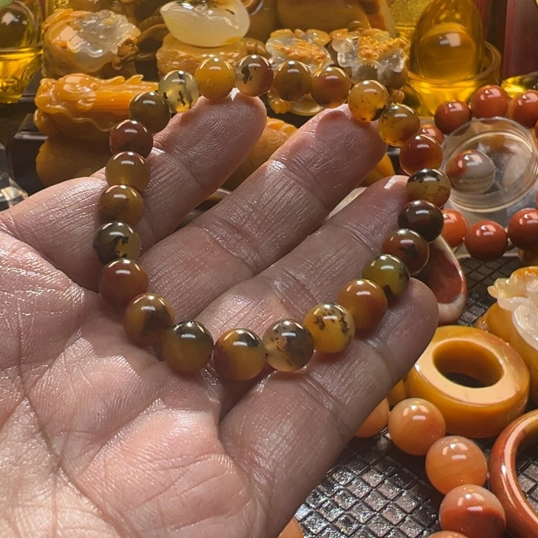 石英质玉未镶嵌颈饰