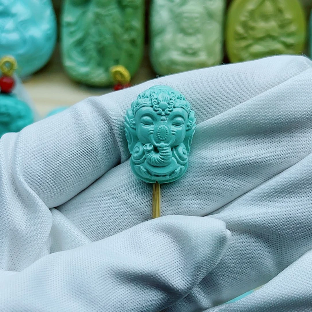 绿松石未镶嵌珠宝奇石