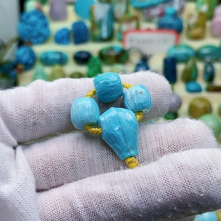 绿松石配饰未镶嵌