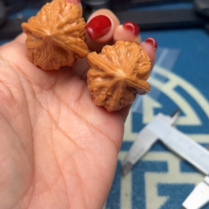 吊坠桃核文玩瓷瓶鸭嘴