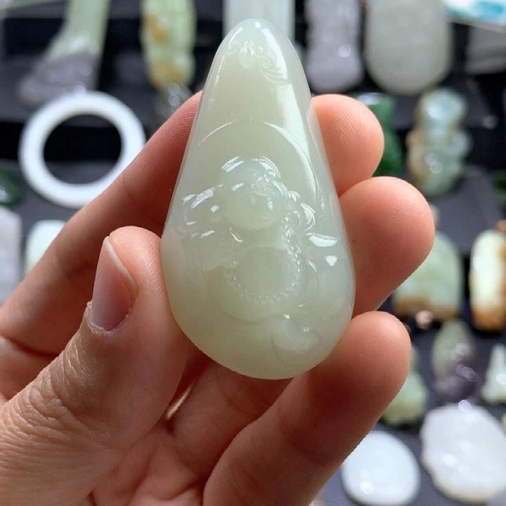 和田玉未镶嵌颈饰