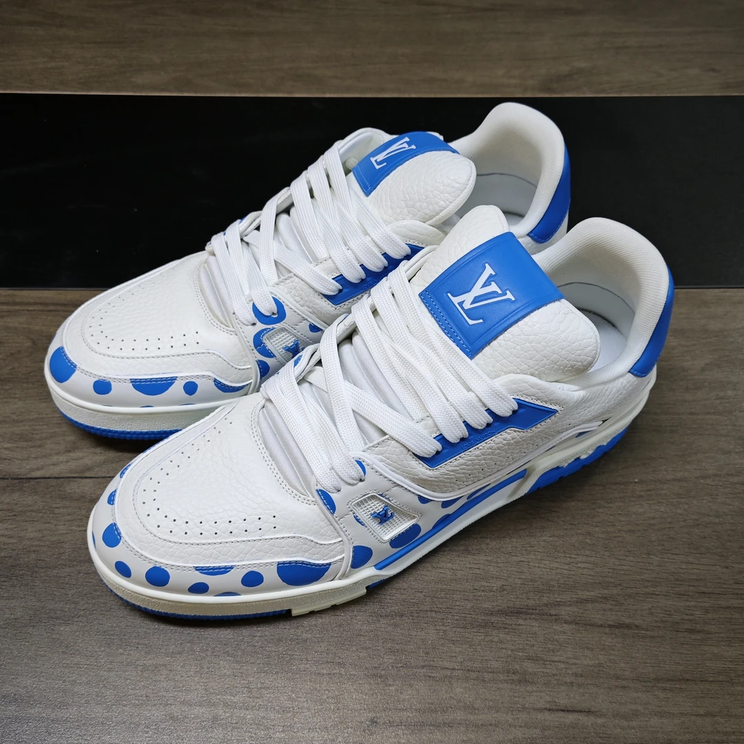 全新未使用 LouisVuitton/路易威登 trainer蓝 43.5码无盒 f0702