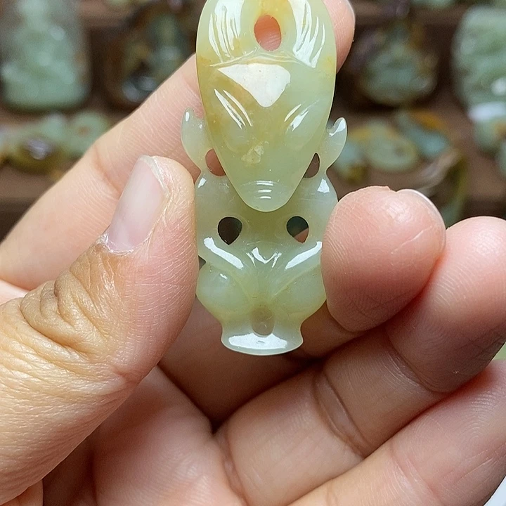 岫岩河磨玉（透闪石质玉）未镶嵌颈饰