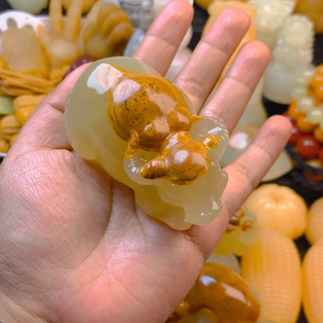 新疆五彩石大牛牛