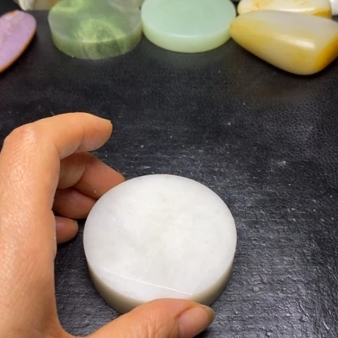 和田玉足铂镶嵌珠宝奇石