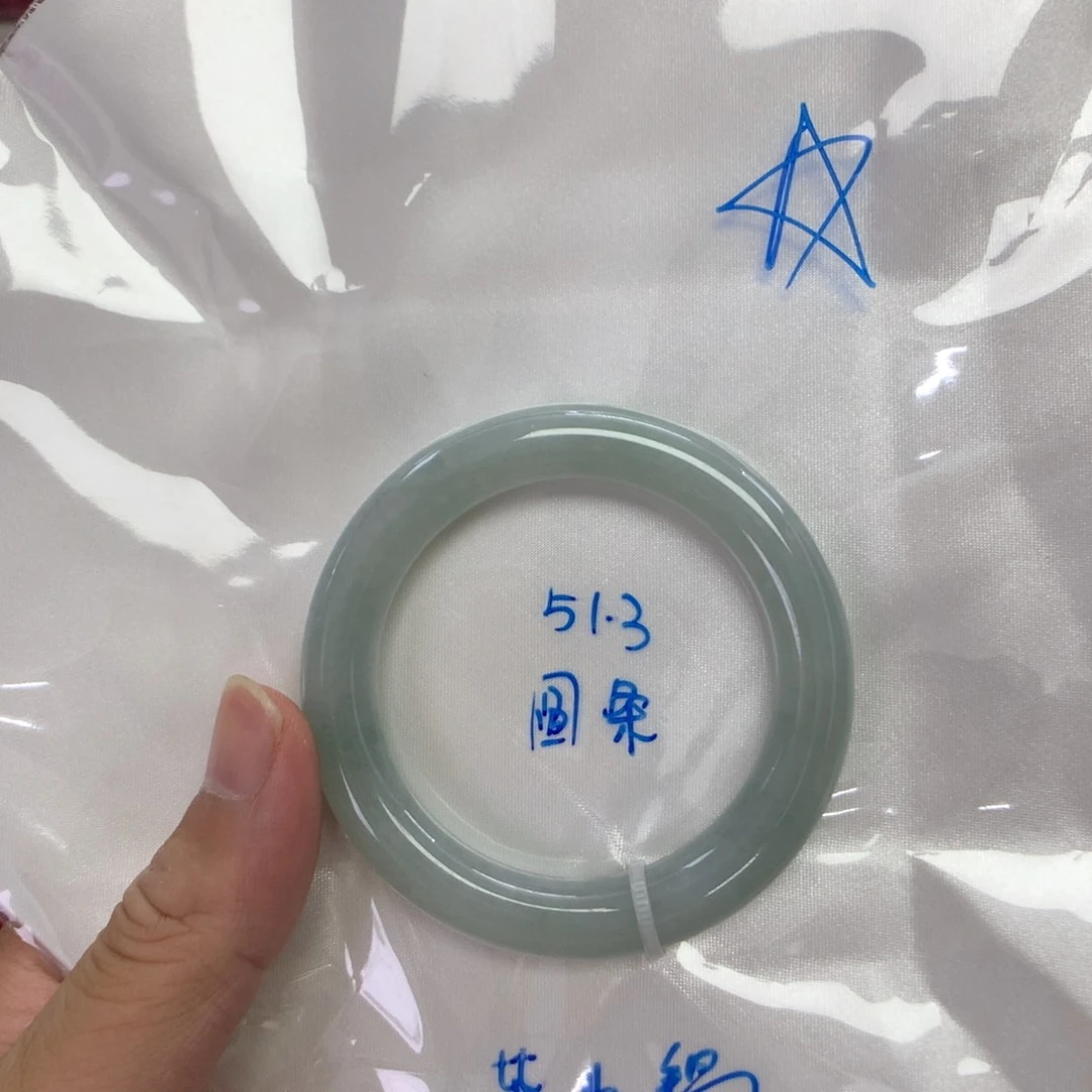 翡翠手镯未镶嵌天然缅甸翡翠手镯