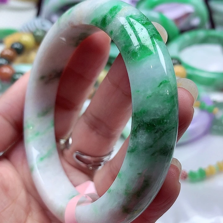 翡翠未镶嵌手镯翡翠