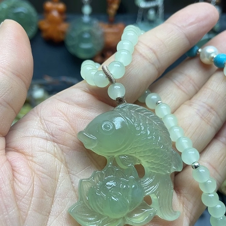 未镶嵌蛇纹石玉颈饰