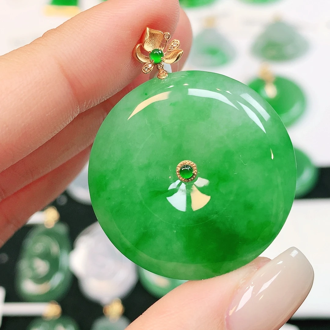 翡翠18K金镶嵌颈饰