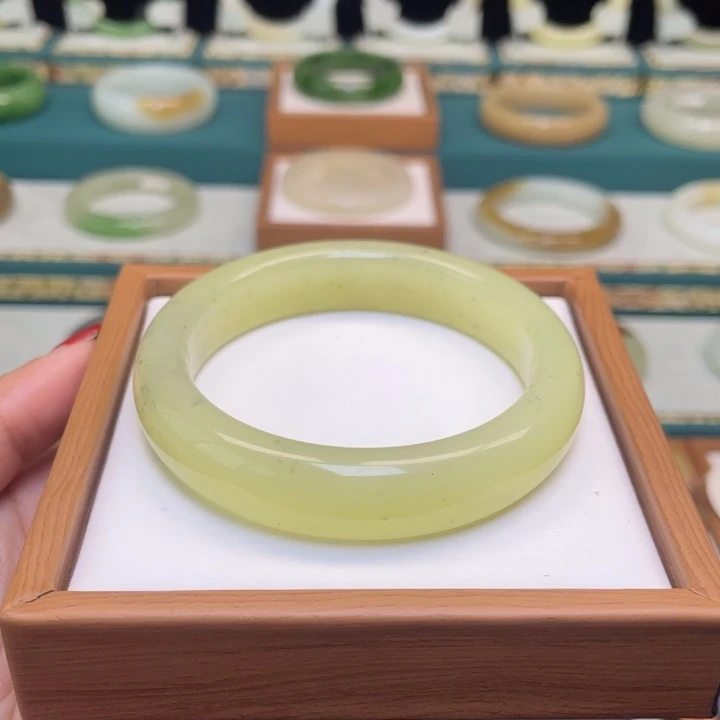 和田玉手镯未镶嵌59