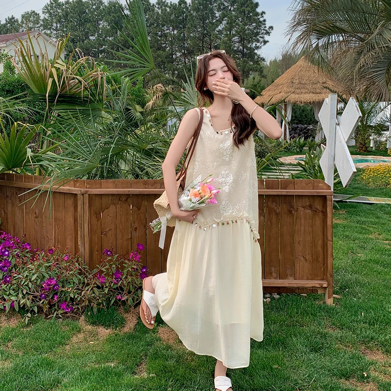 2025夏季新款温柔风木耳边背心裙波西米亚亮片刺绣法式连衣裙女装