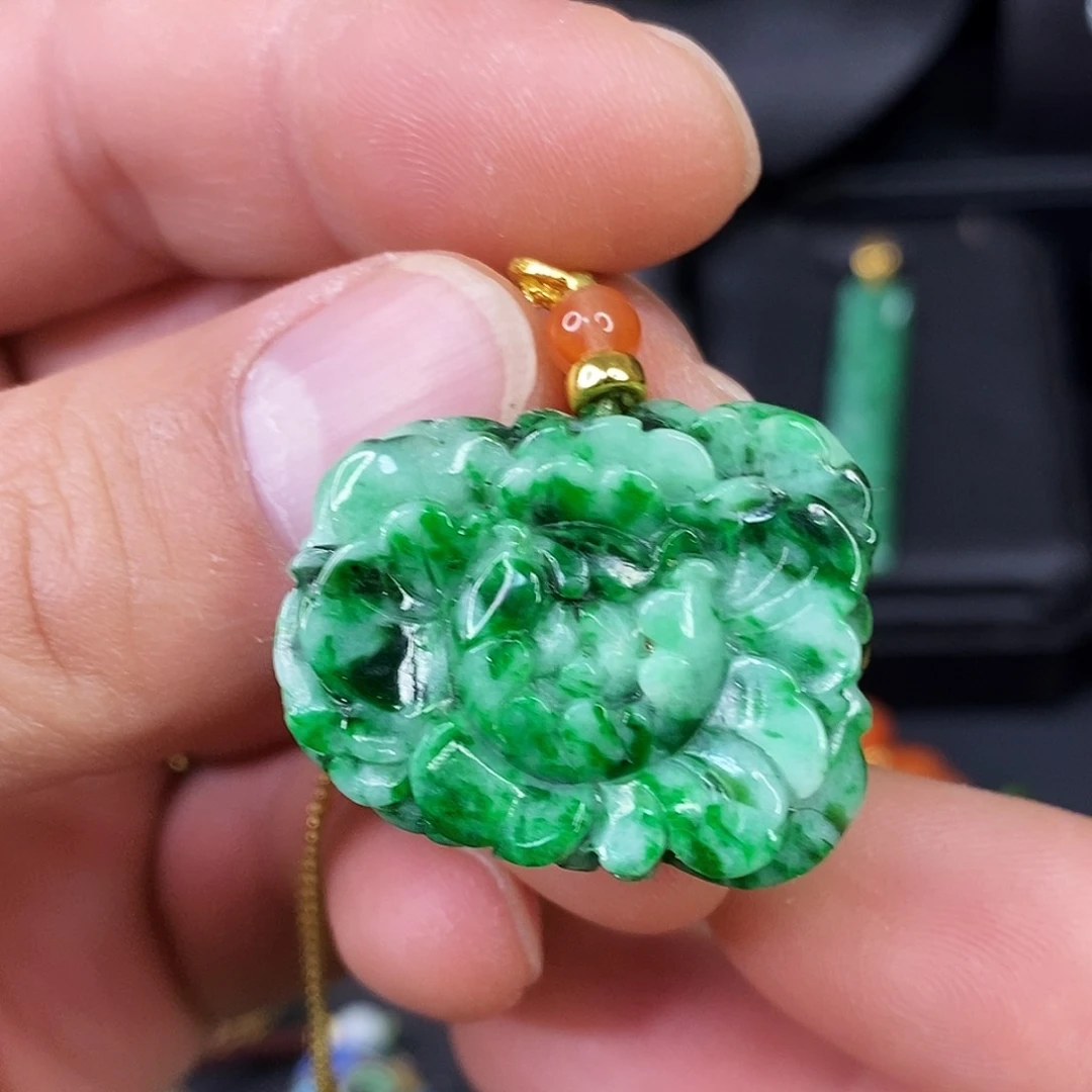 颈饰未镶嵌翡翠吊坠