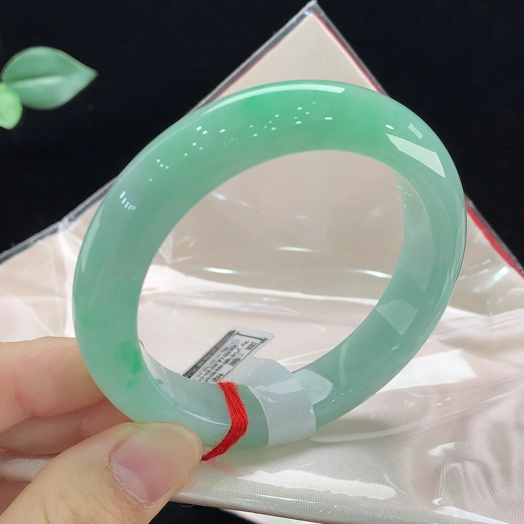 翡翠未镶嵌手镯0556
