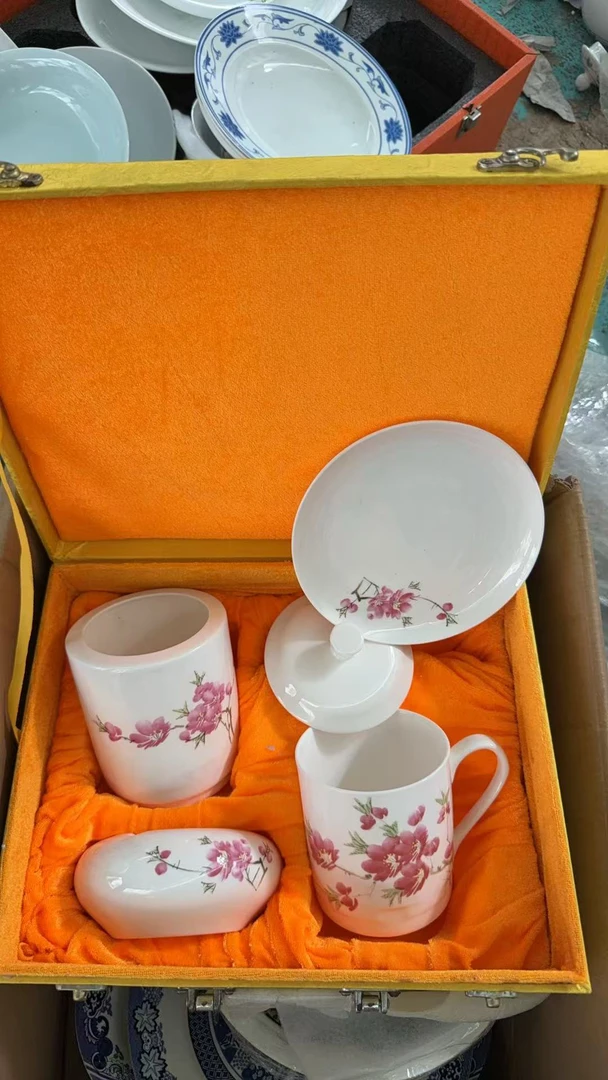 景德镇陶瓷水点桃花文房四宝带礼盒