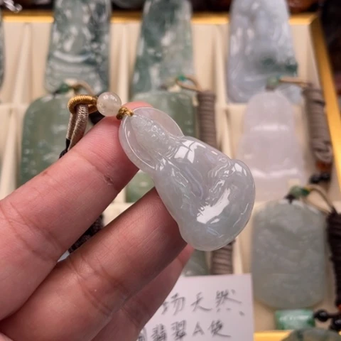 颈饰未镶嵌翡翠玉