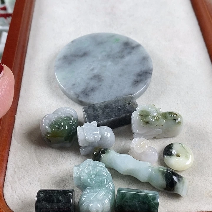 翡翠颈饰未镶嵌翡翠19