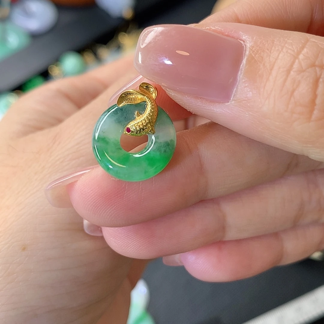 【闪购商品】翡翠吊坠(赠链)18K金镶嵌