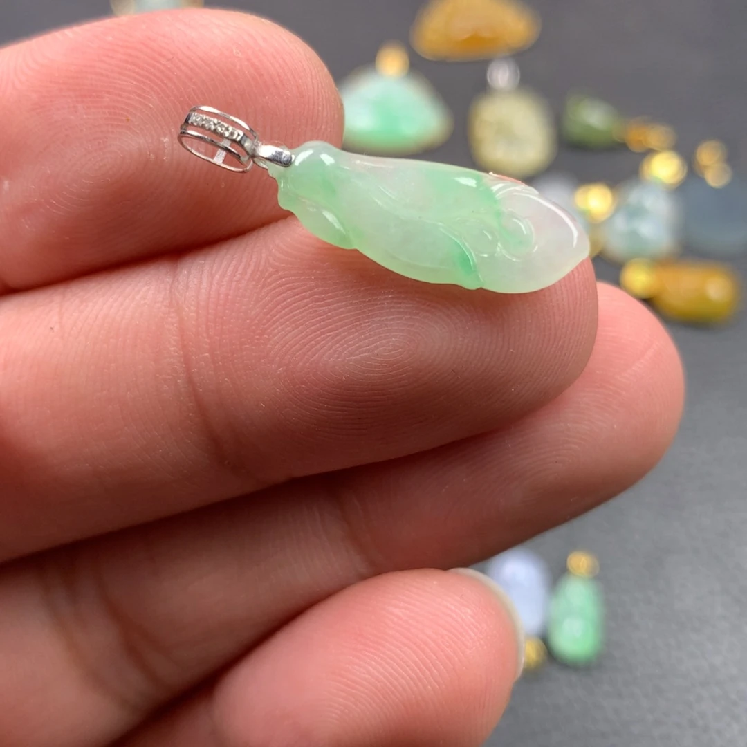 【闪购商品】颈饰18K金镶嵌翡翠翡翠