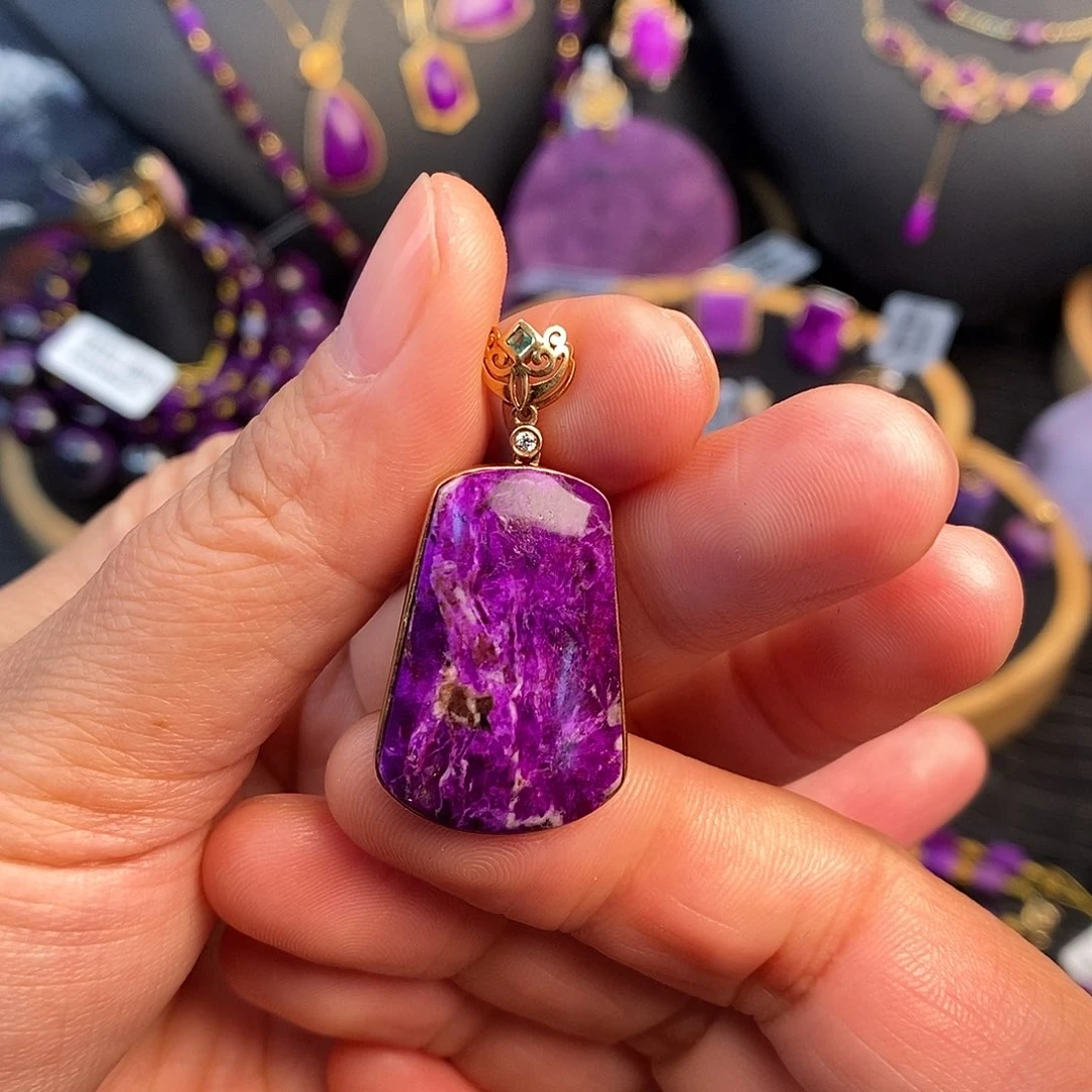 苏纪石（舒俱来）吊坠18K金镶嵌