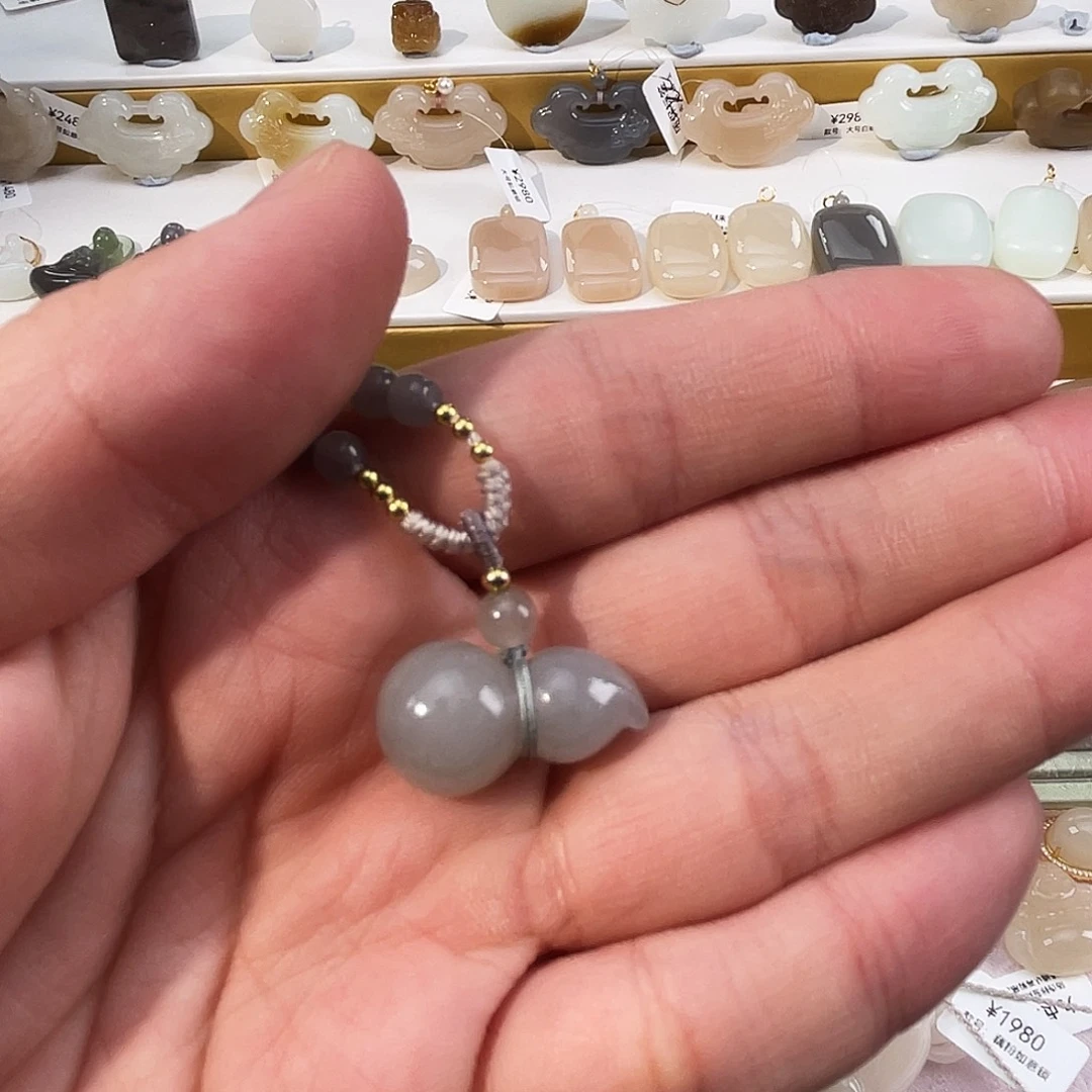 和田玉颈饰未镶嵌?*绿