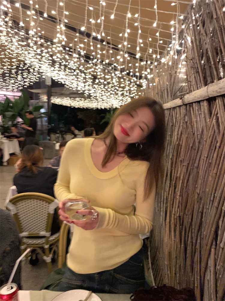 【张开心】巨显瘦～早春新款鹅蛋领软糯修身打底衫纯色T