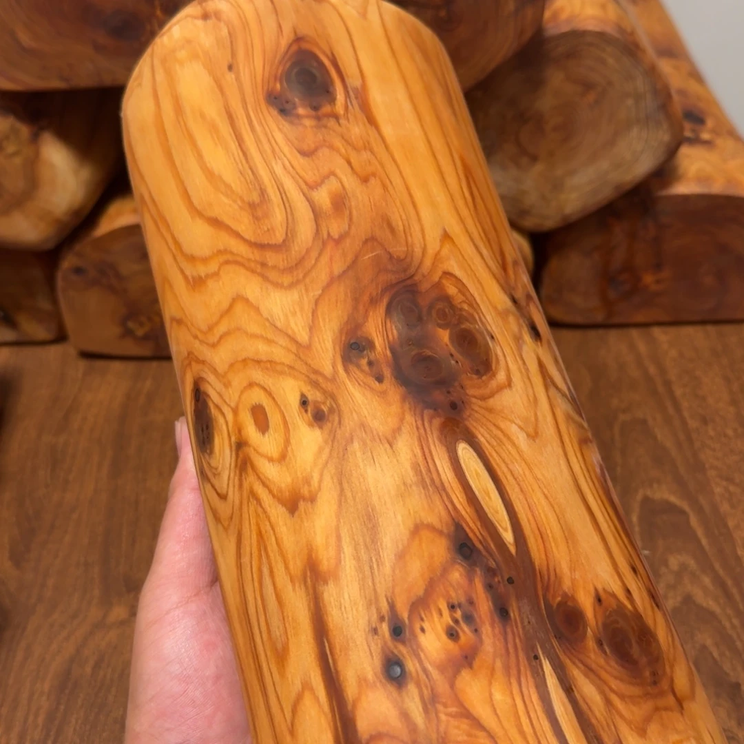 鹅绒竹炭崖柏黑油颈椎枕