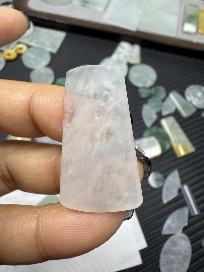 天然缅甸a货翡翠 无事牌31.6*19*3