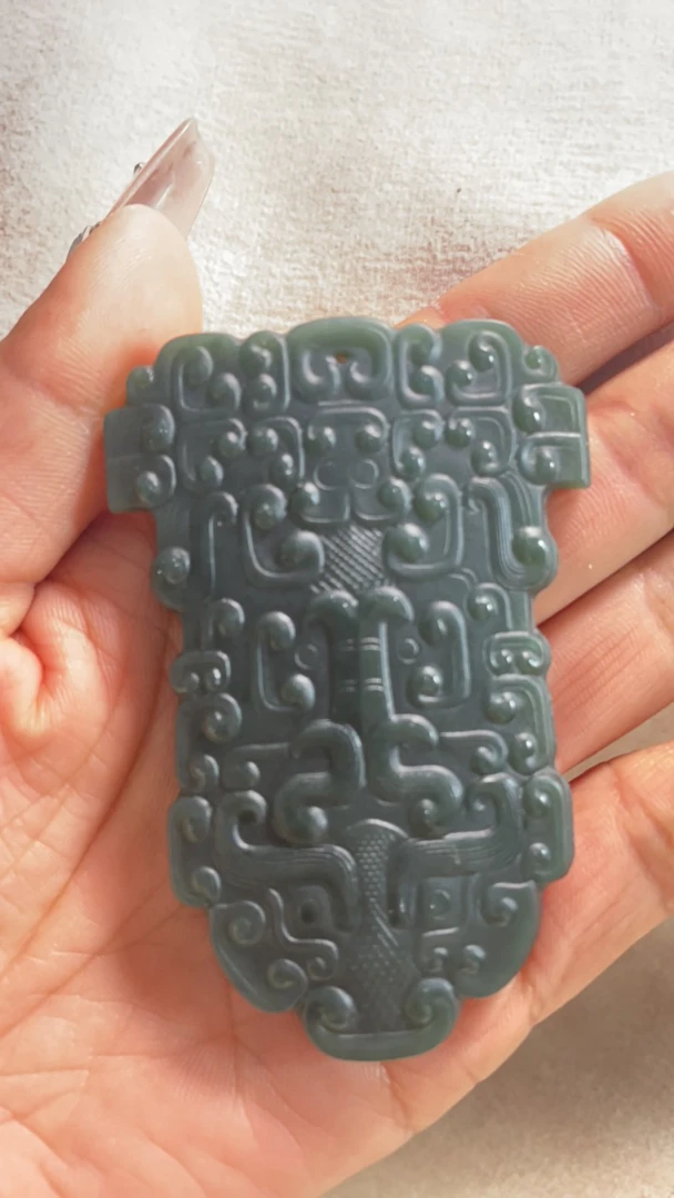 新疆和田玉挂件颈挂