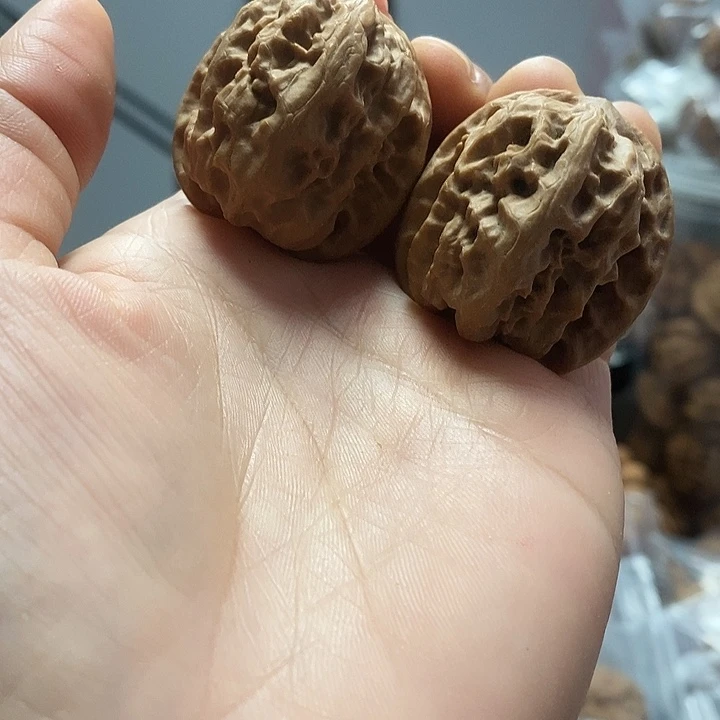 文玩核桃把件34.5野狼蜡皮