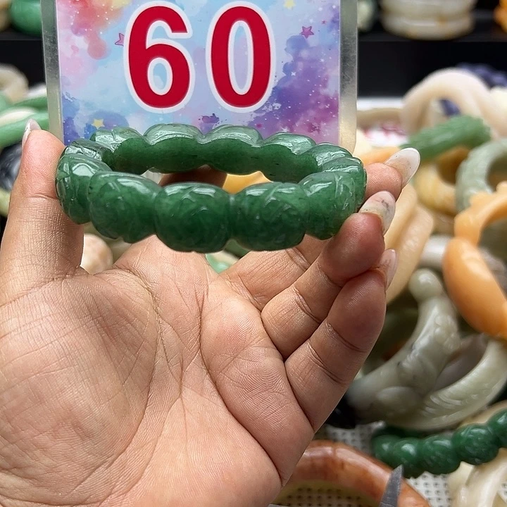 未镶嵌手镯石英岩玉