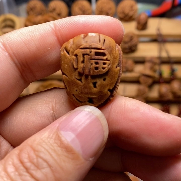 桃核雕刻福字三通