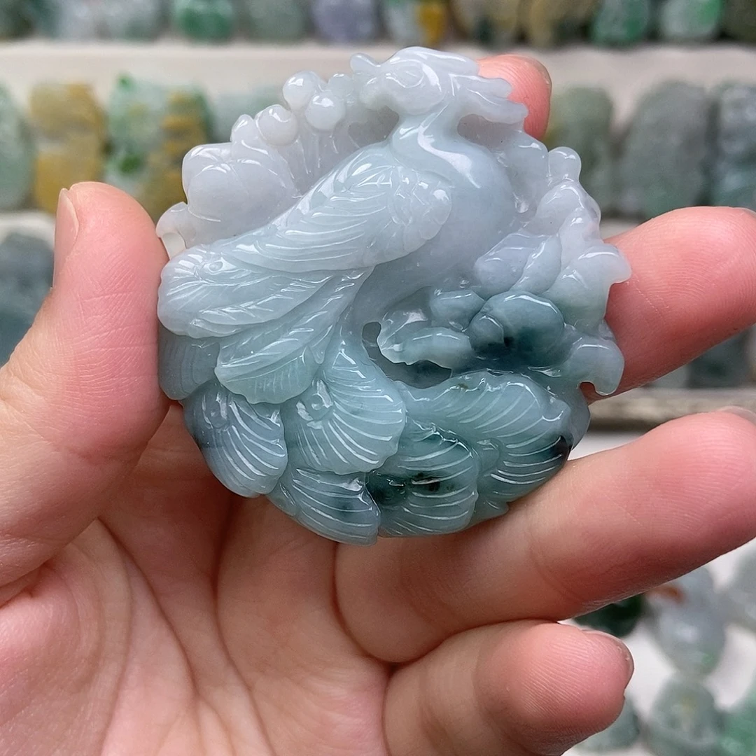 翡翠未镶嵌吊坠(赠链)