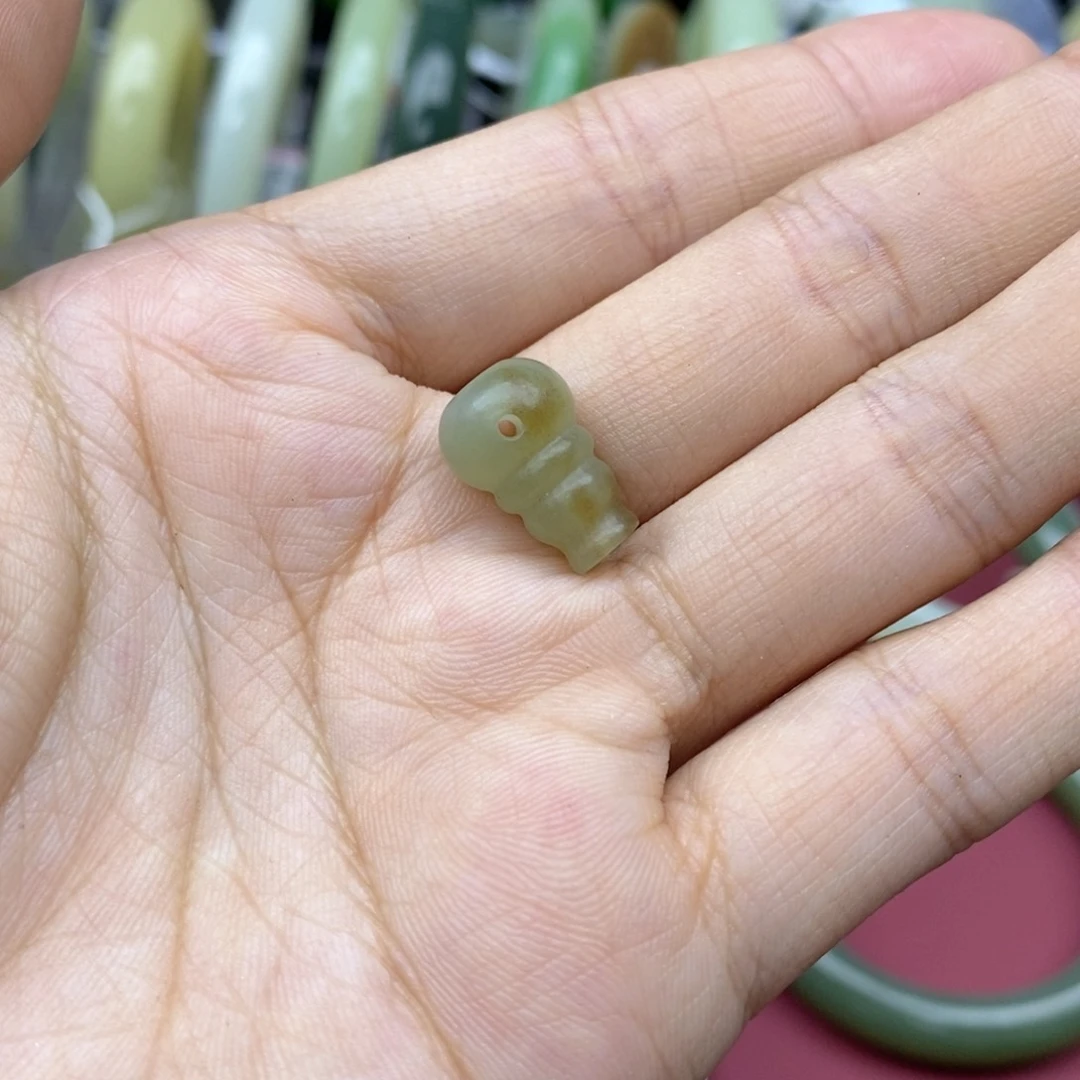 和田玉吊坠(不含链)未镶嵌圈****2