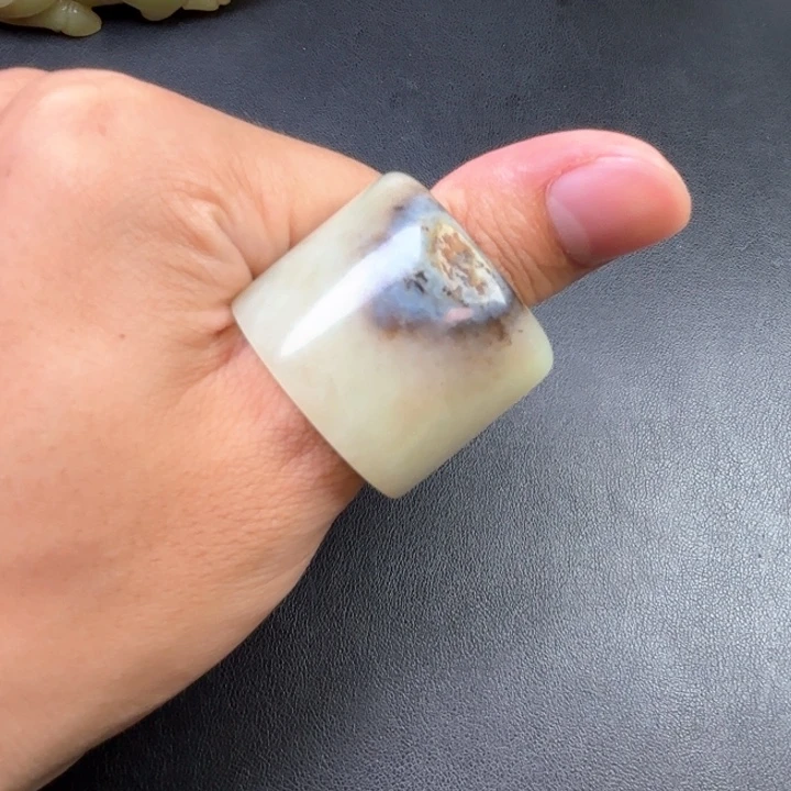 y***o和田玉未镶嵌挂件