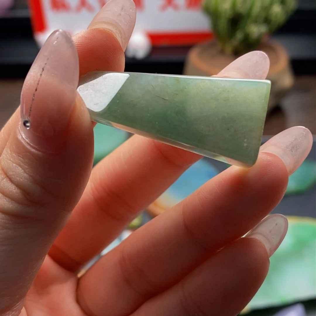 翡翠挂件未镶嵌定制