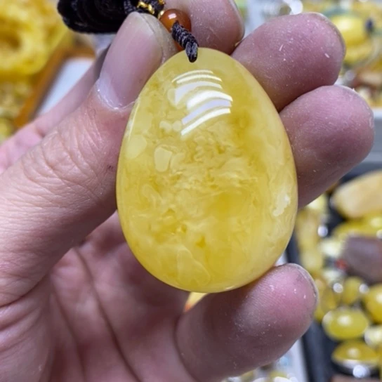 蜜蜡裸石未镶嵌吊坠