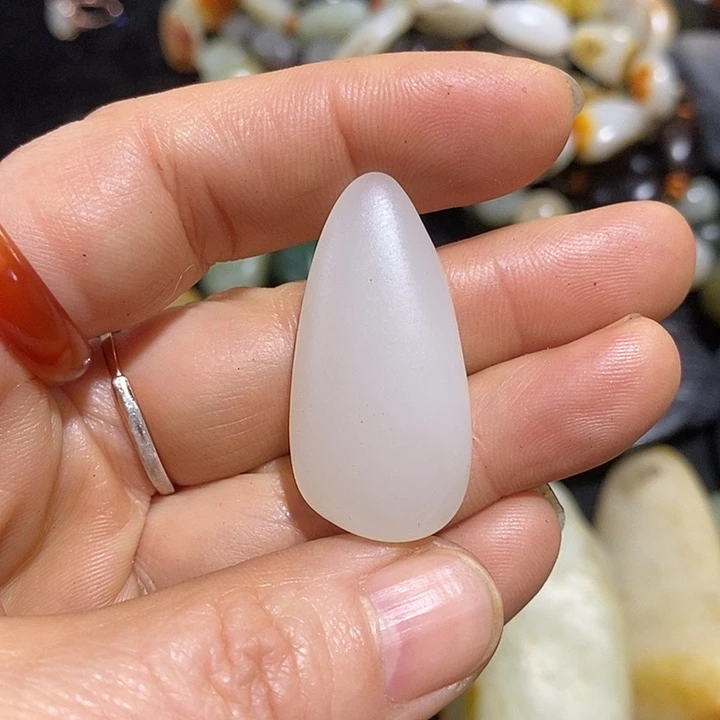 芥***子和田玉未镶嵌挂件