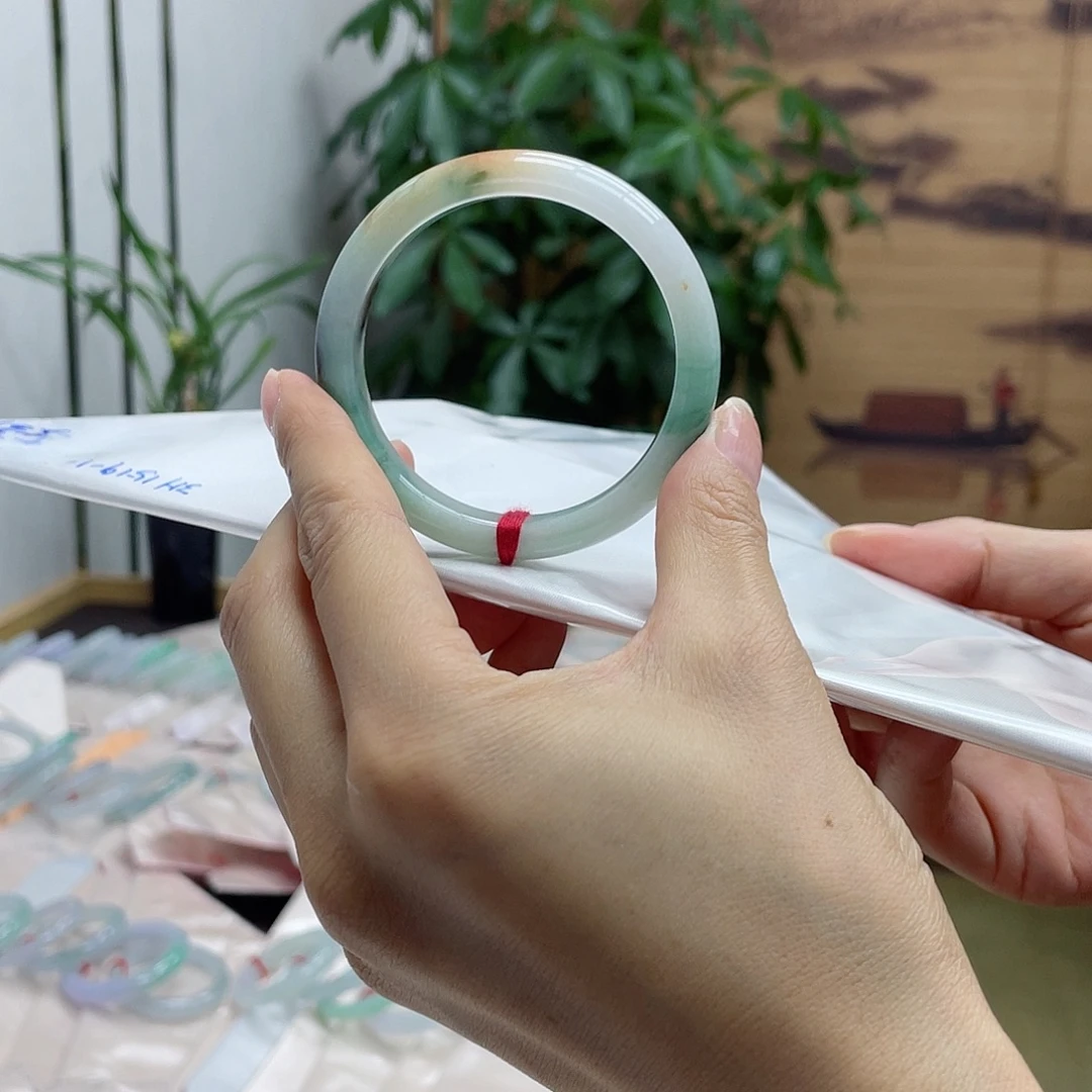 翡翠未镶嵌手镯翡翠