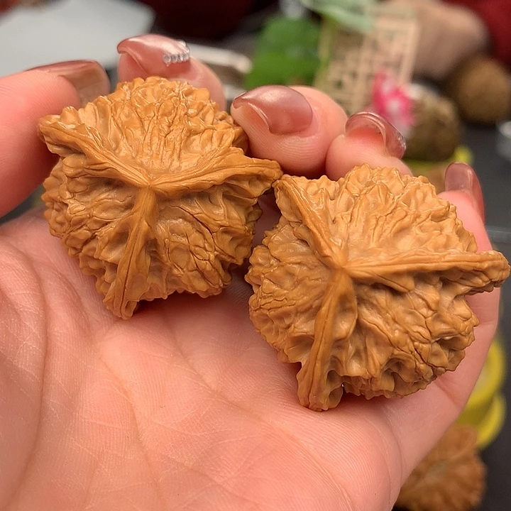 文玩核桃吊坠3*37三棱