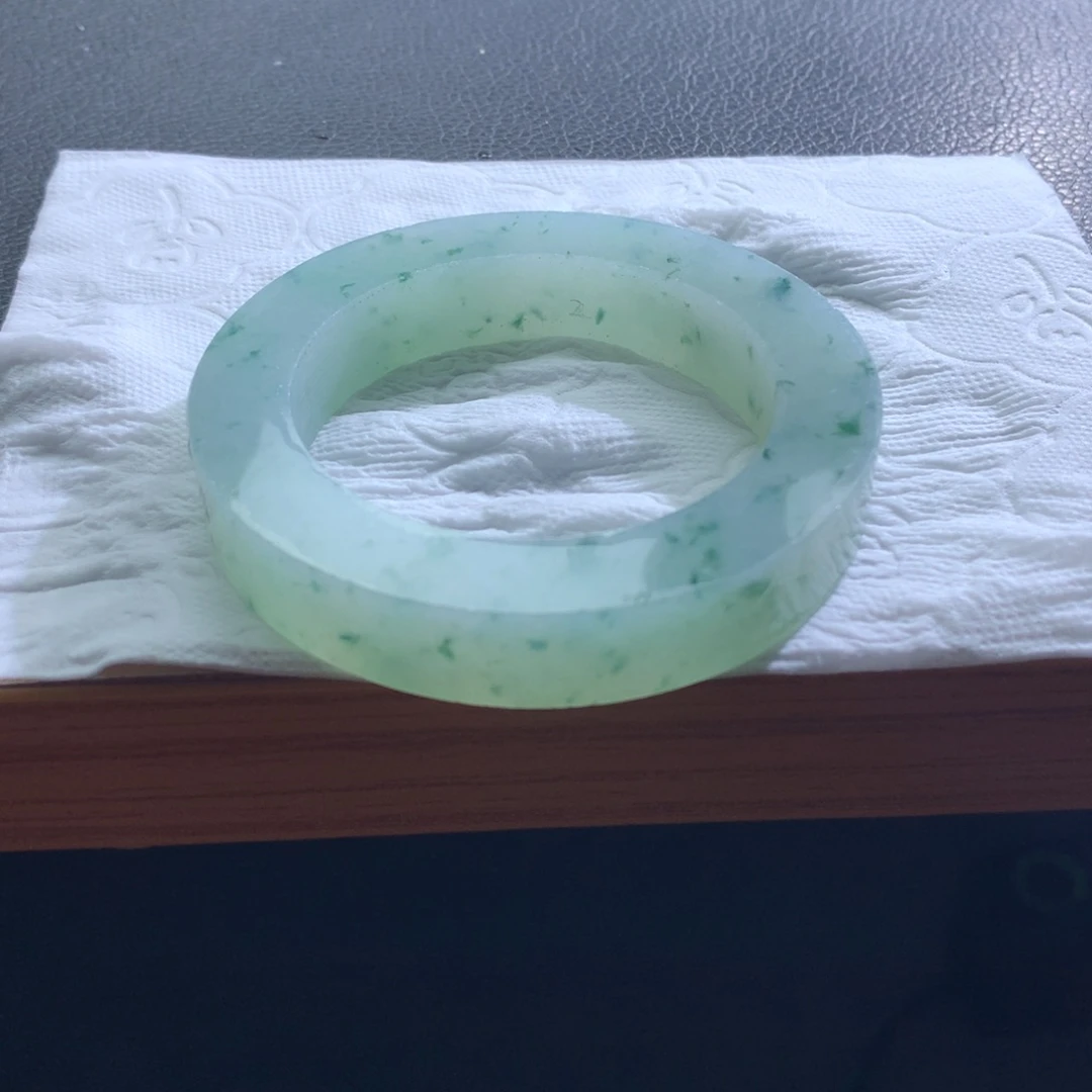 定制翡翠未镶嵌翡翠手镯