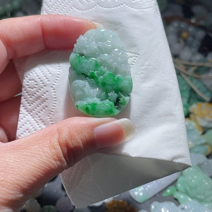 颈饰未镶嵌翡翠天