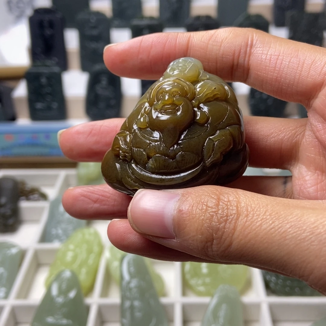 和田玉未镶嵌颈饰