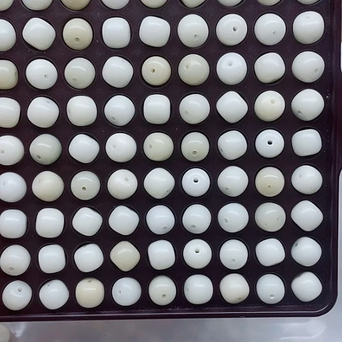 吊坠白玉菩提12微瑕白玉桶120颗