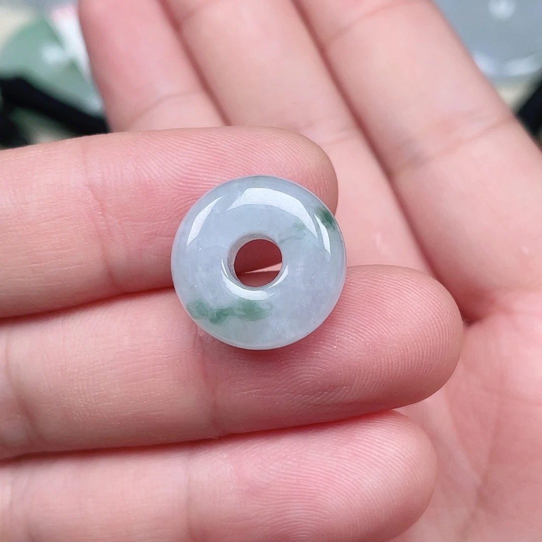 翡翠未镶嵌颈饰甜甜圈